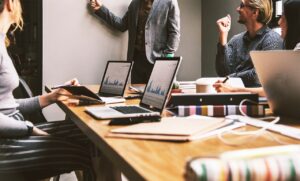 ビジネスコーチのスクールで副業支援を受けるメリットは？